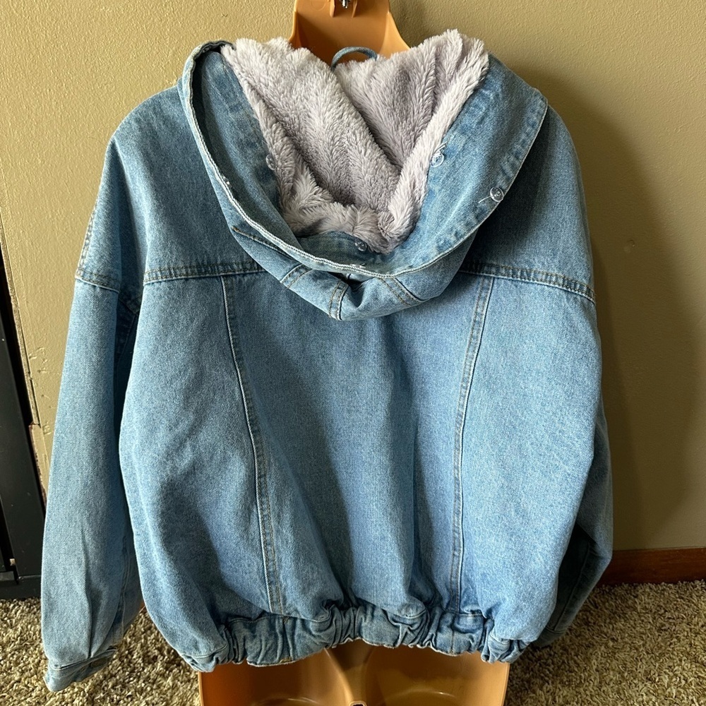 Ci Sono Women’s Medium Cropped Denim Jean Bomber Jacket with Fur Lining and Hood - Picture 13 of 13